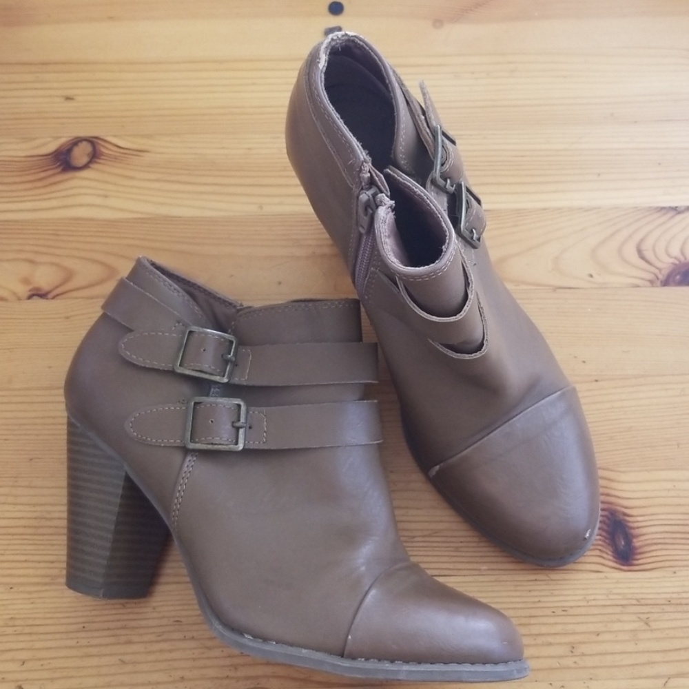 Ankle boots